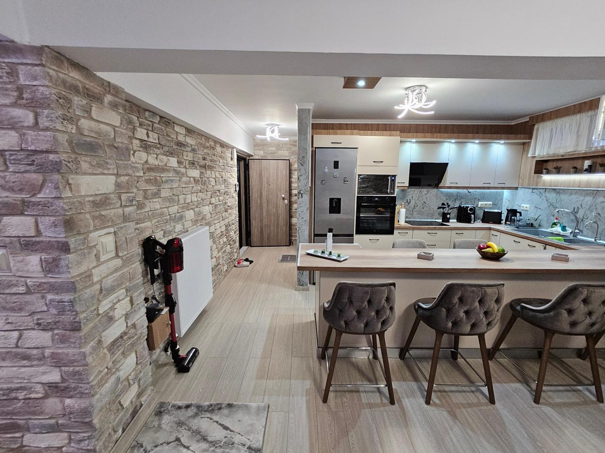 Anesis Apartment レプトカリヤ エクステリア 写真