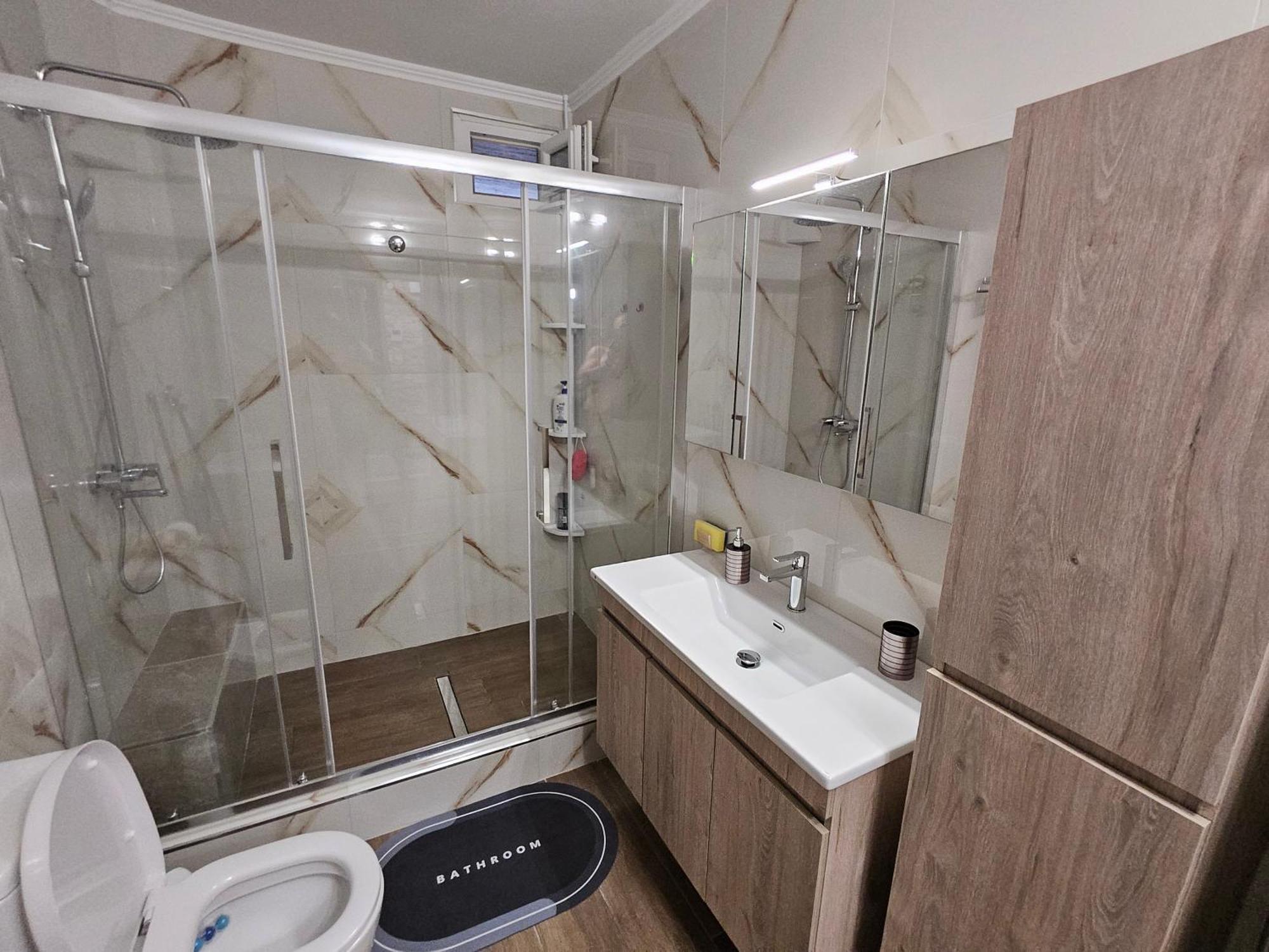 Anesis Apartment レプトカリヤ エクステリア 写真